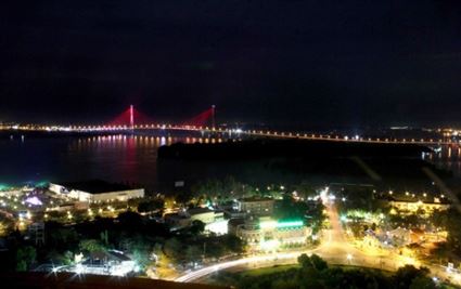 Dàn đèn LED 30 tỉ tực rỡ trên cầu Cần Thơ
